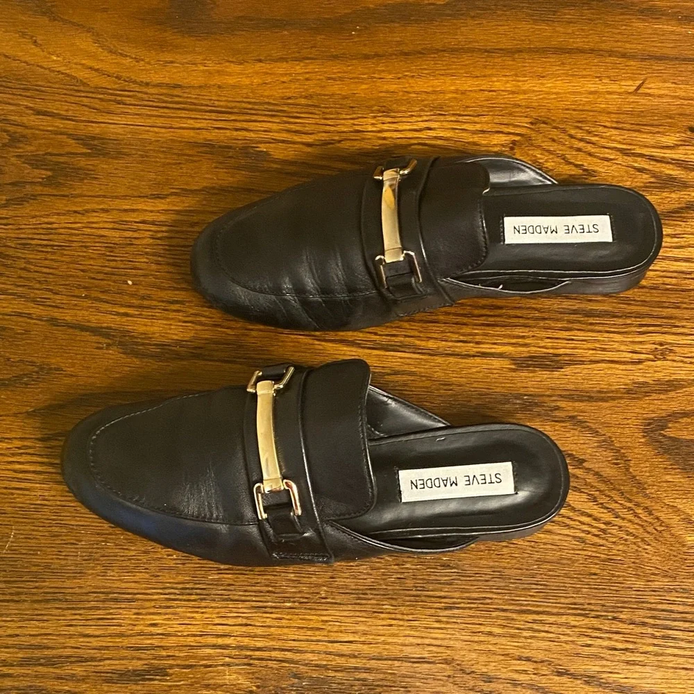 Steve Madden Black Slip-On Shoes with Gold Detail - Picture 4 of 9